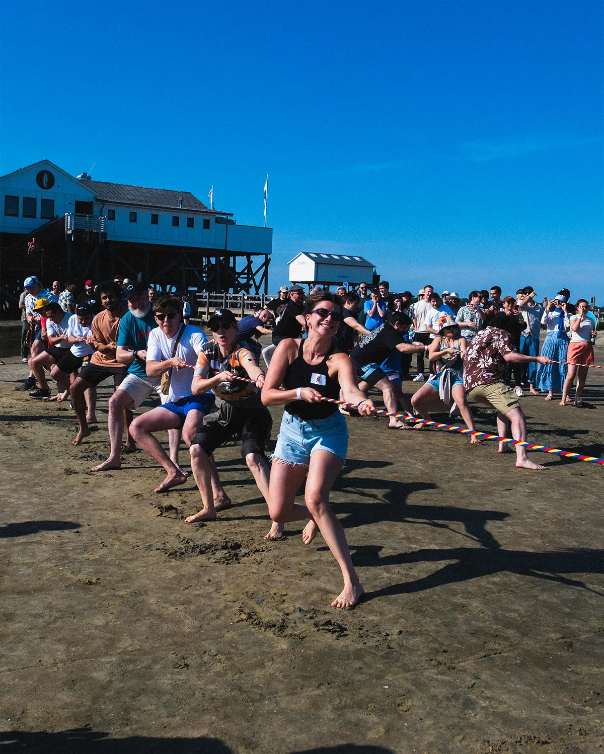 freiheit.com members battle each other at tug-of-war