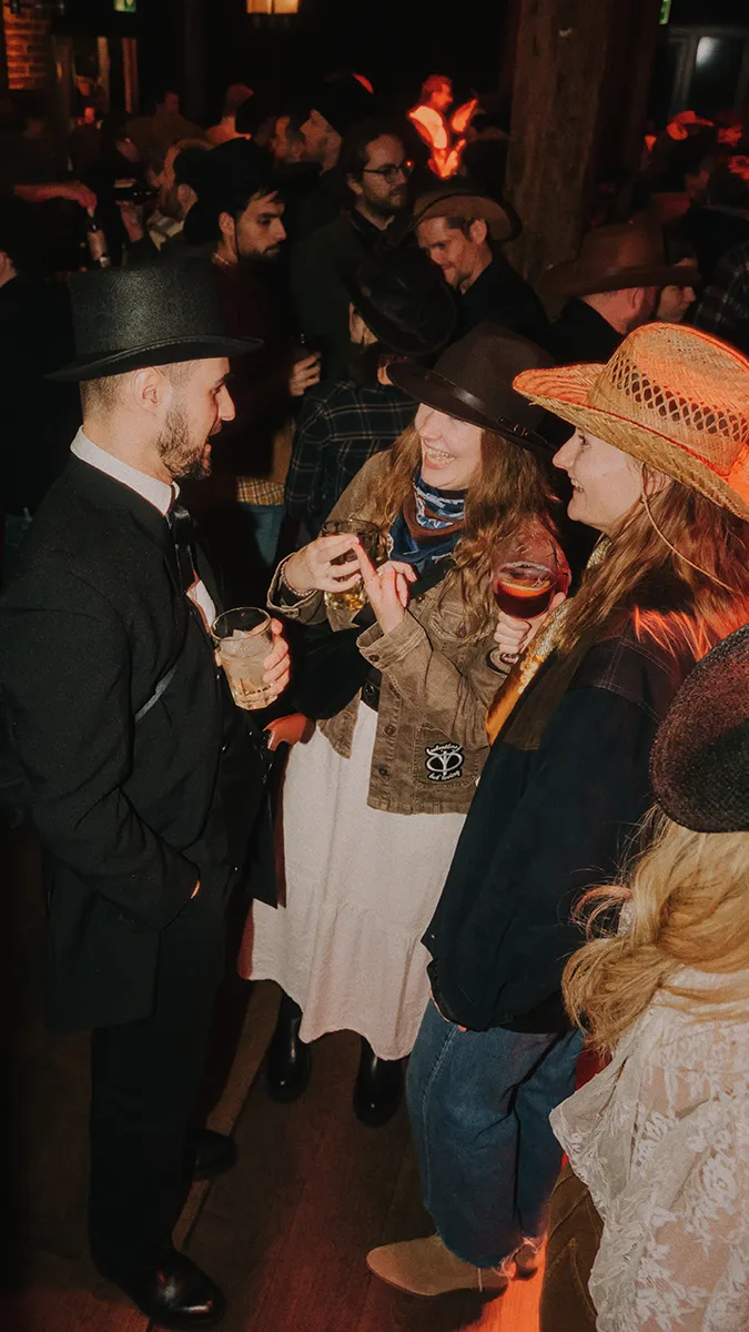 freiheit.com members talking at the xmas party